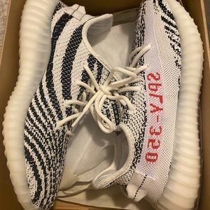 YEEZY BOOST 350 V2 - 7.5